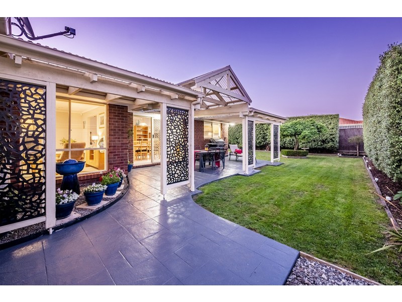 32 Cornwell Crescent, Cranbourne East VIC 3977