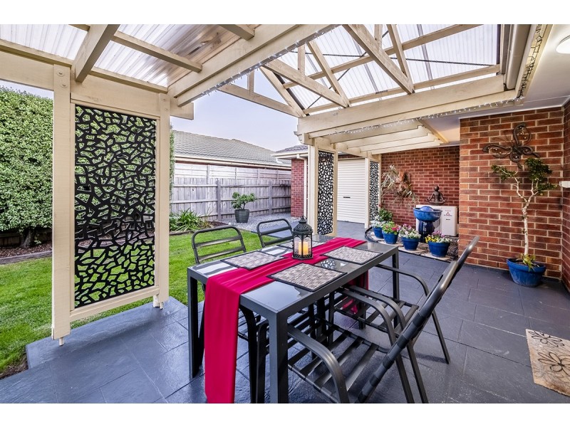 32 Cornwell Crescent, Cranbourne East VIC 3977