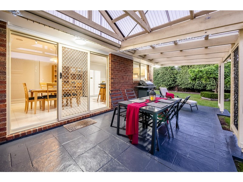 32 Cornwell Crescent, Cranbourne East VIC 3977