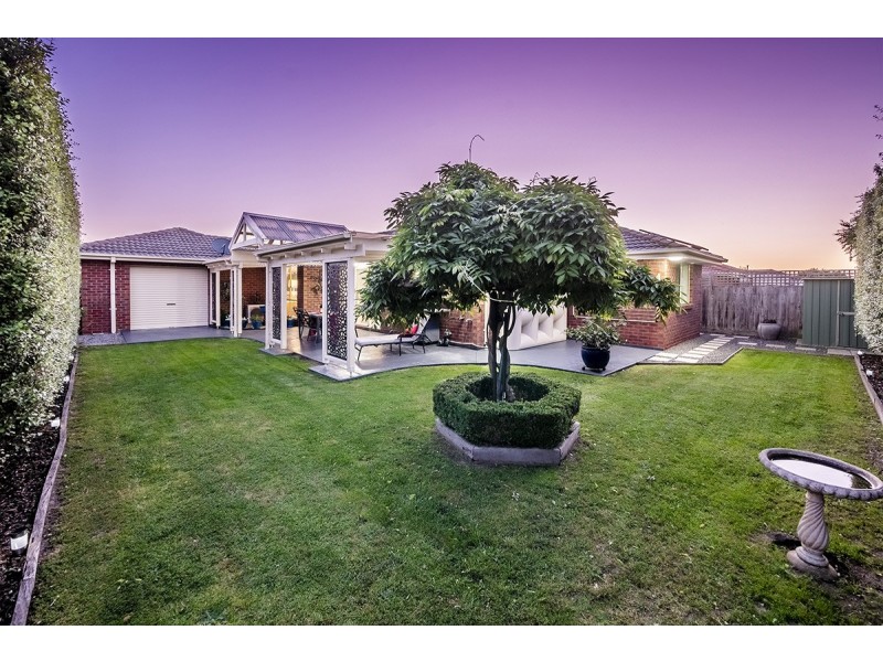 32 Cornwell Crescent, Cranbourne East VIC 3977