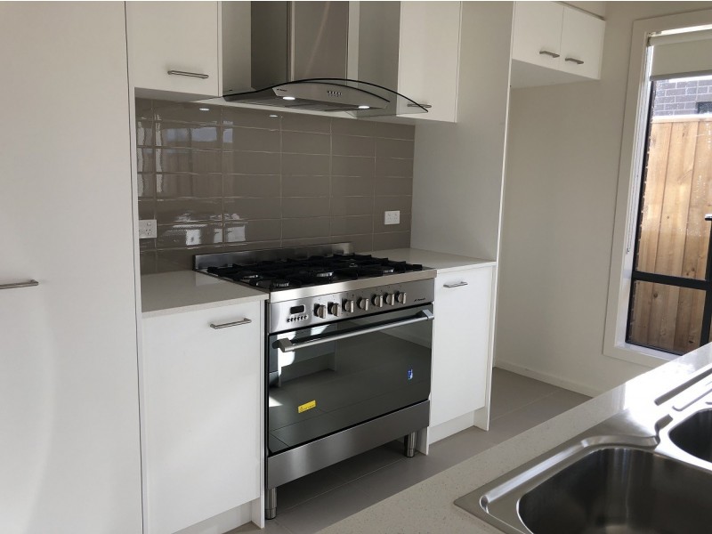 20 Kamala Road, Clyde North VIC 3978