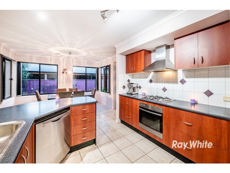 28 Honey Myrtle Way, Cranbourne VIC 3977