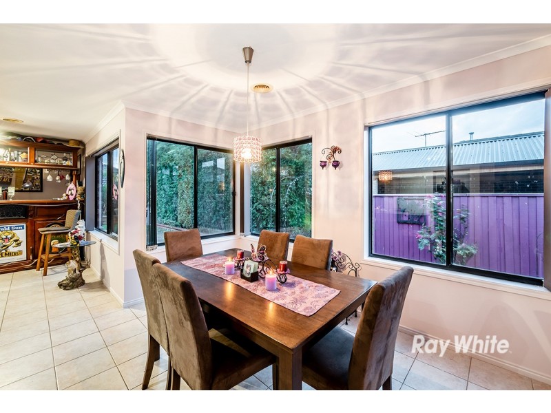 28 Honey Myrtle Way, Cranbourne VIC 3977