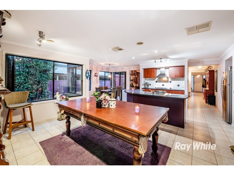 28 Honey Myrtle Way, Cranbourne VIC 3977