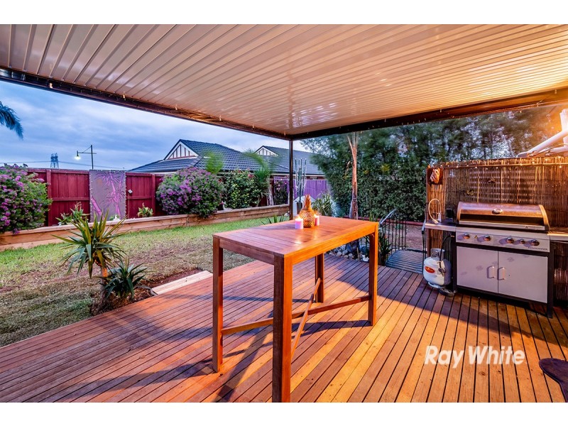 28 Honey Myrtle Way, Cranbourne VIC 3977