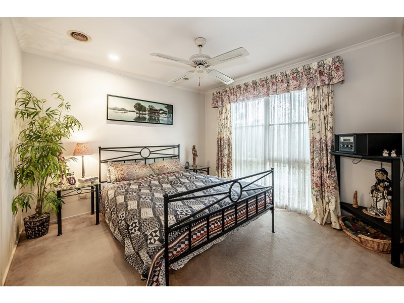 25 Gull Way, Narre Warren South VIC 3805