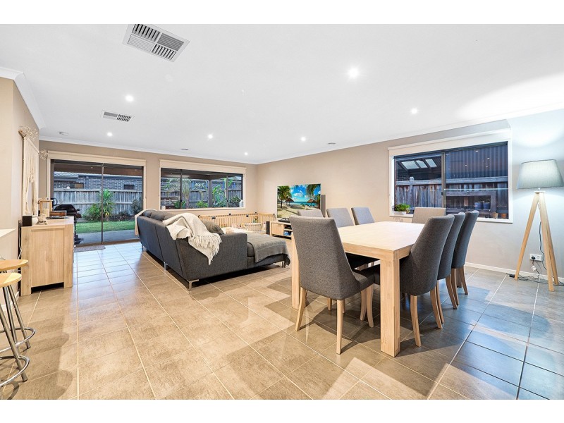 42 Freshwater Boulevard, Lyndhurst VIC 3975