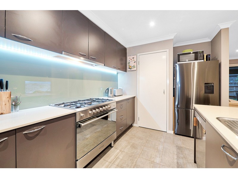 42 Freshwater Boulevard, Lyndhurst VIC 3975