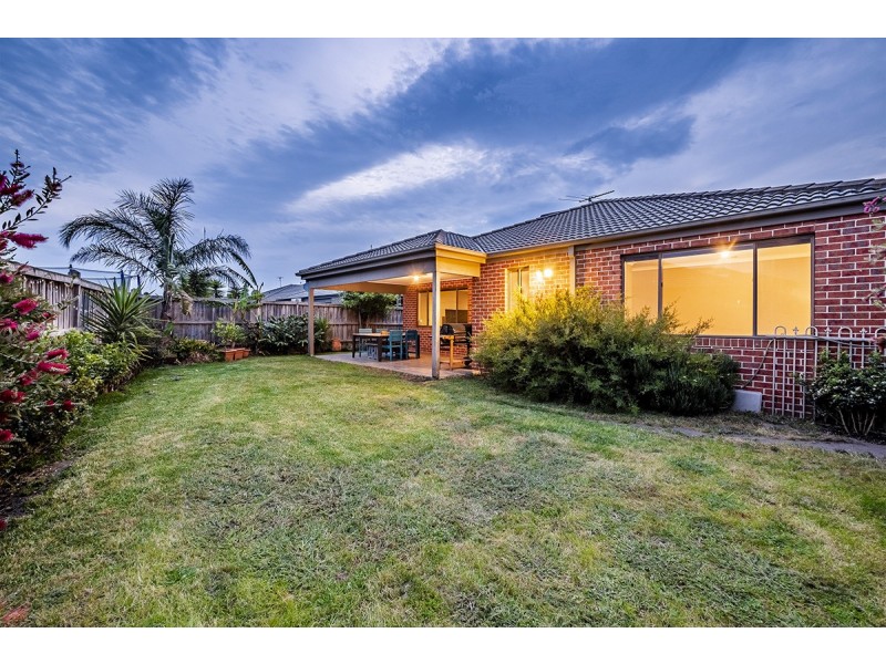 42 Freshwater Boulevard, Lyndhurst VIC 3975