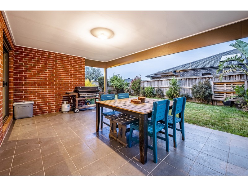 42 Freshwater Boulevard, Lyndhurst VIC 3975