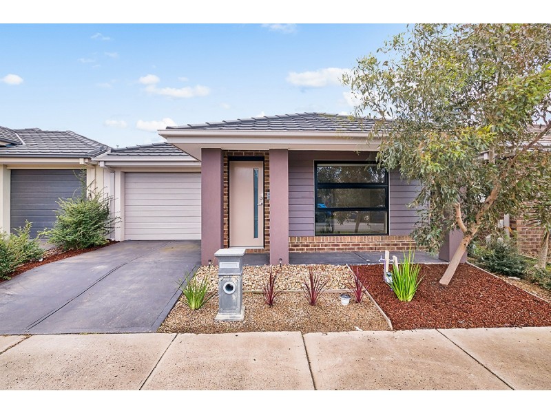 15 Hestia Avenue, Cranbourne West VIC 3977