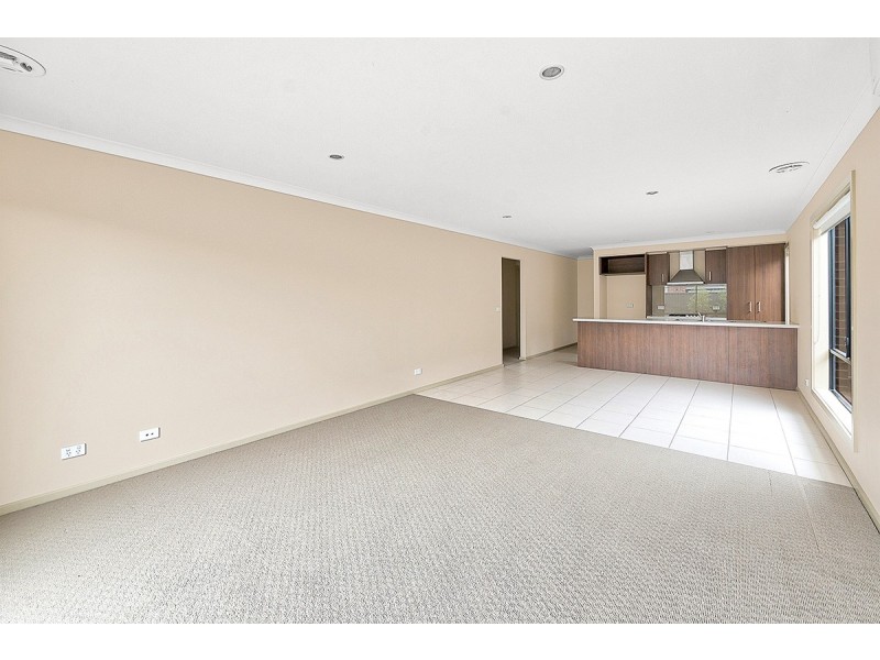 15 Hestia Avenue, Cranbourne West VIC 3977
