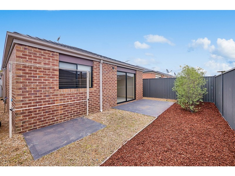 15 Hestia Avenue, Cranbourne West VIC 3977