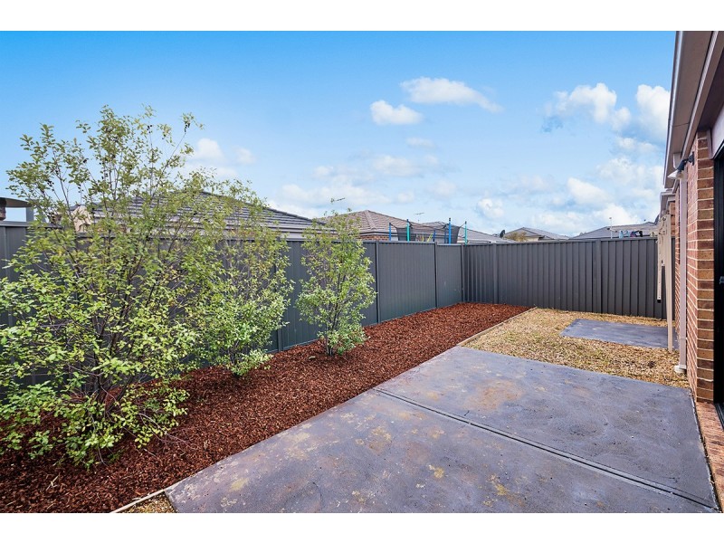 15 Hestia Avenue, Cranbourne West VIC 3977