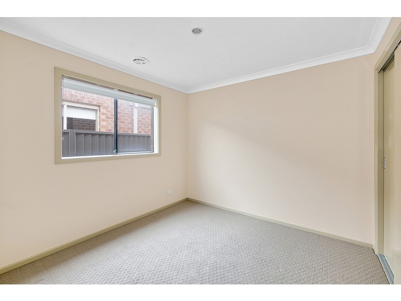 15 Hestia Avenue, Cranbourne West VIC 3977