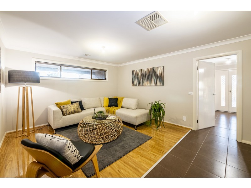 27 Claudia Crescent, Drouin VIC 3818