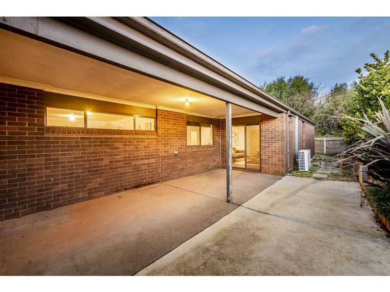 27 Claudia Crescent, Drouin VIC 3818