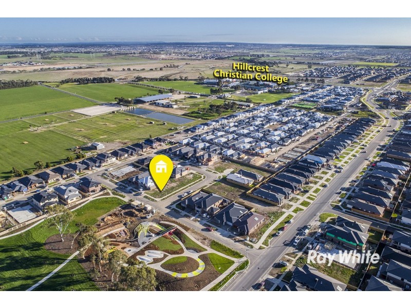 10 Treefern Lane, Clyde North VIC 3978