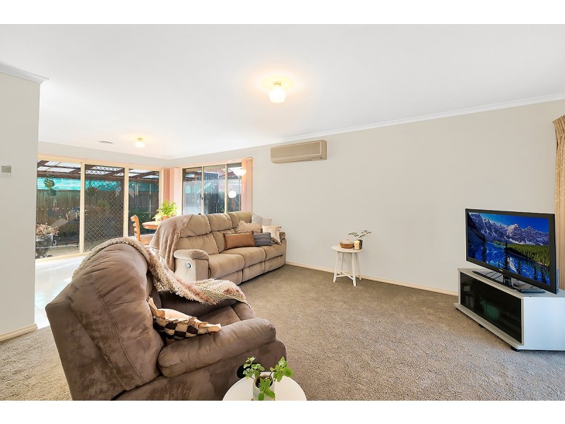 9/15-17 Lyall Street, Cranbourne VIC 3977