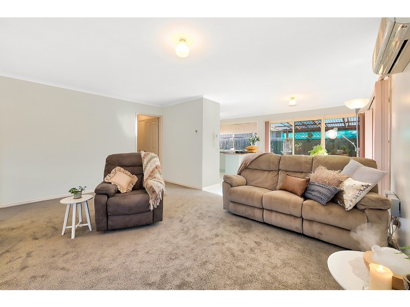 9/15-17 Lyall Street, Cranbourne VIC 3977
