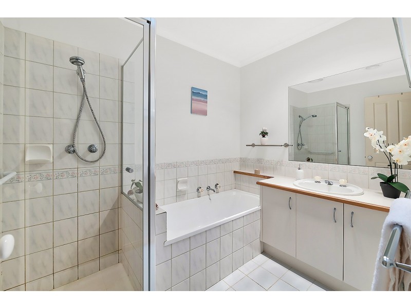 9/15-17 Lyall Street, Cranbourne VIC 3977