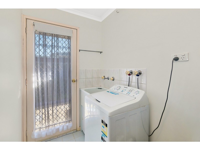 9/15-17 Lyall Street, Cranbourne VIC 3977