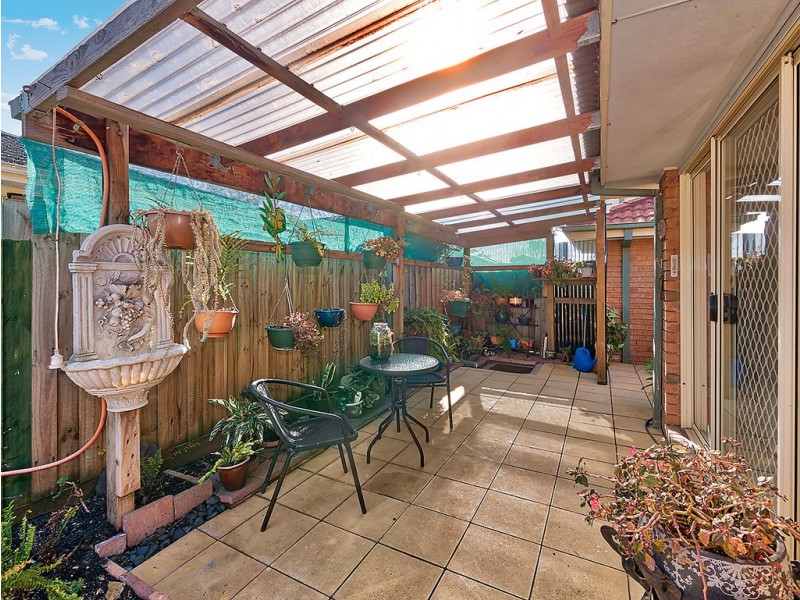 9/15-17 Lyall Street, Cranbourne VIC 3977