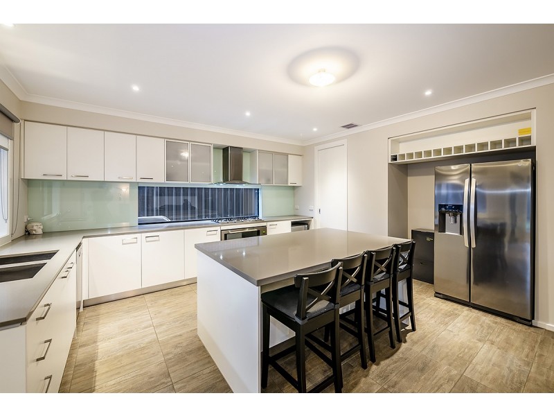 13 Olympus Crescent, Cranbourne West VIC 3977