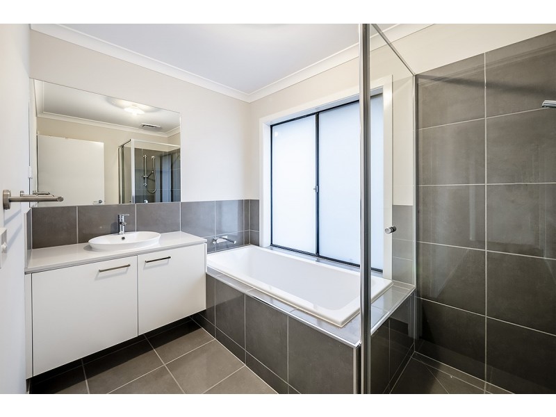 13 Olympus Crescent, Cranbourne West VIC 3977