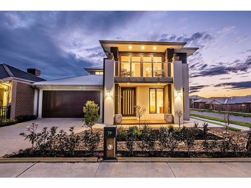 19 Hartland Drive, Cranbourne North VIC 3977