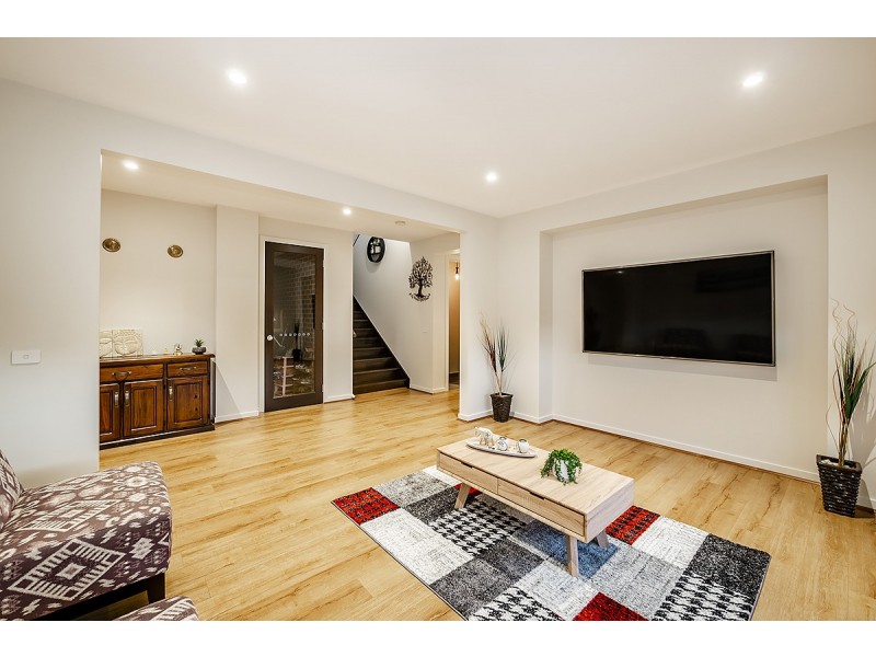 19 Hartland Drive, Cranbourne North VIC 3977