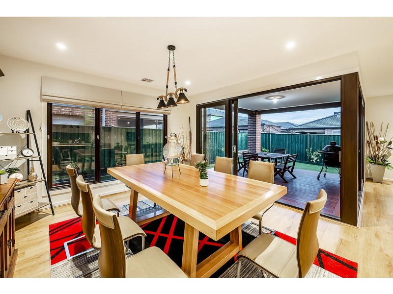 19 Hartland Drive, Cranbourne North VIC 3977