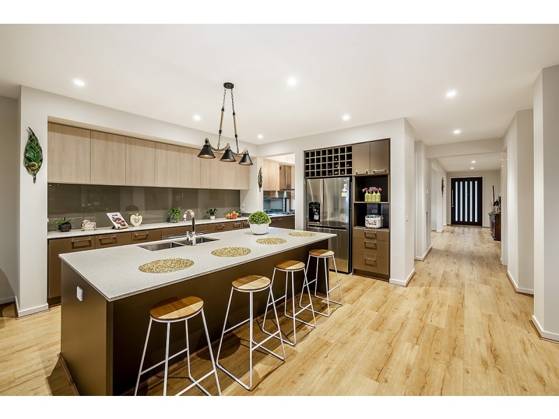 19 Hartland Drive, Cranbourne North VIC 3977