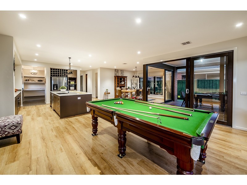 19 Hartland Drive, Cranbourne North VIC 3977