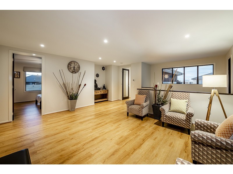 19 Hartland Drive, Cranbourne North VIC 3977