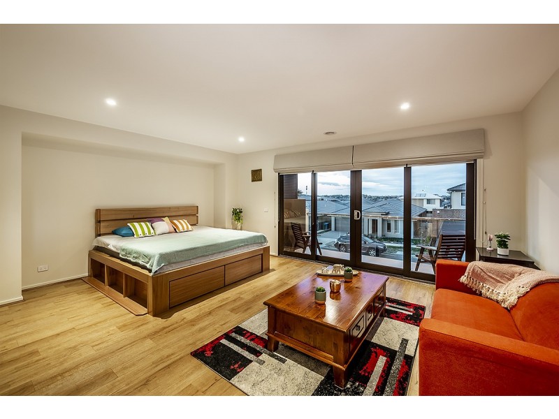 19 Hartland Drive, Cranbourne North VIC 3977