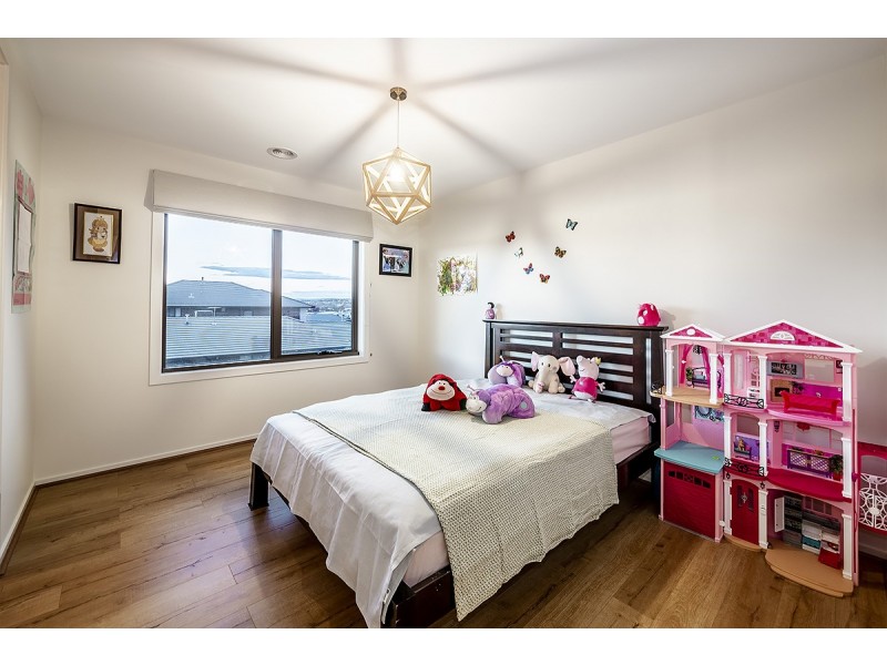 19 Hartland Drive, Cranbourne North VIC 3977