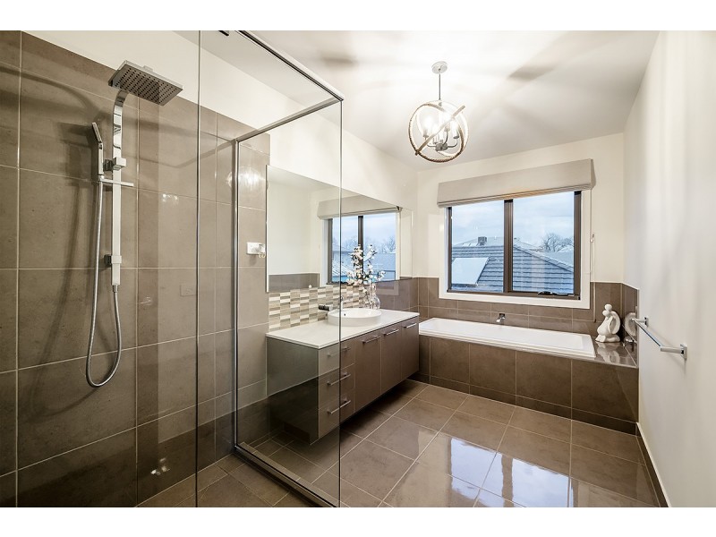 19 Hartland Drive, Cranbourne North VIC 3977