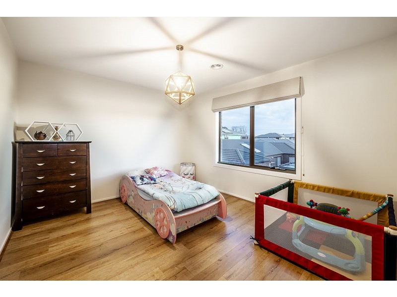 19 Hartland Drive, Cranbourne North VIC 3977