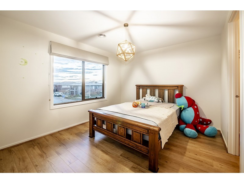 19 Hartland Drive, Cranbourne North VIC 3977