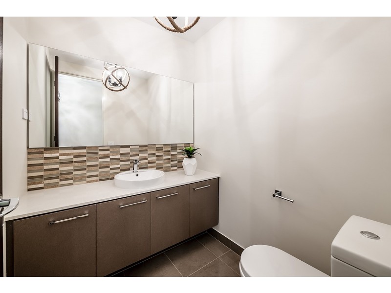 19 Hartland Drive, Cranbourne North VIC 3977