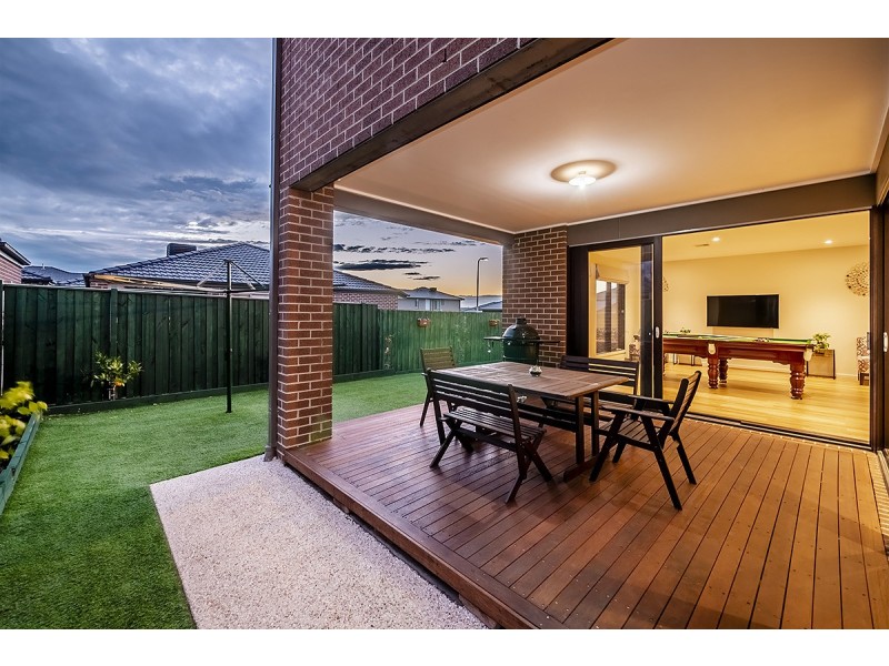 19 Hartland Drive, Cranbourne North VIC 3977