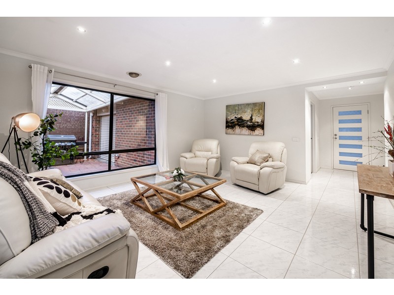 9 Melington Drive, Lyndhurst VIC 3975