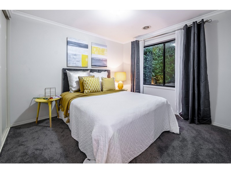 9 Melington Drive, Lyndhurst VIC 3975