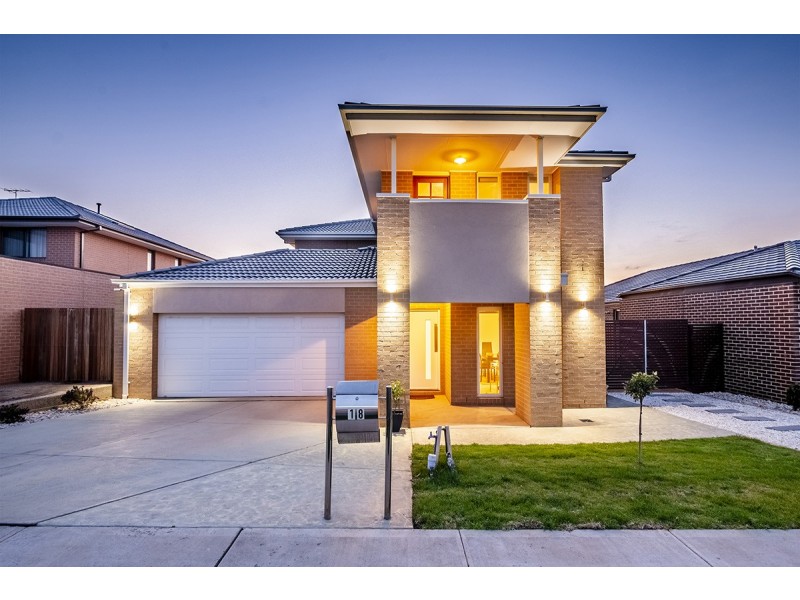 18 Craddock Drive, Clyde North VIC 3978
