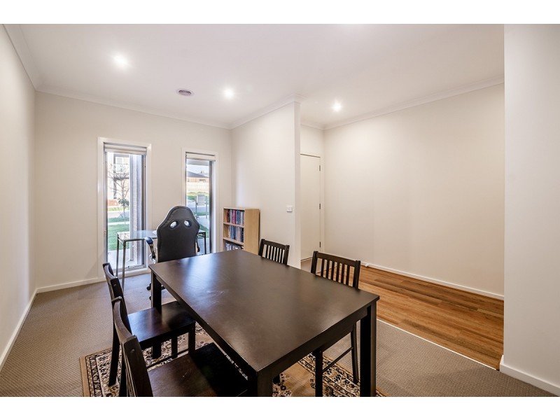 18 Craddock Drive, Clyde North VIC 3978