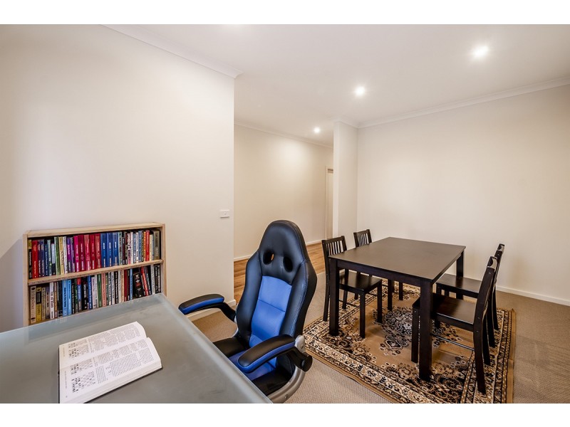 18 Craddock Drive, Clyde North VIC 3978