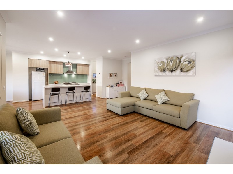 18 Craddock Drive, Clyde North VIC 3978