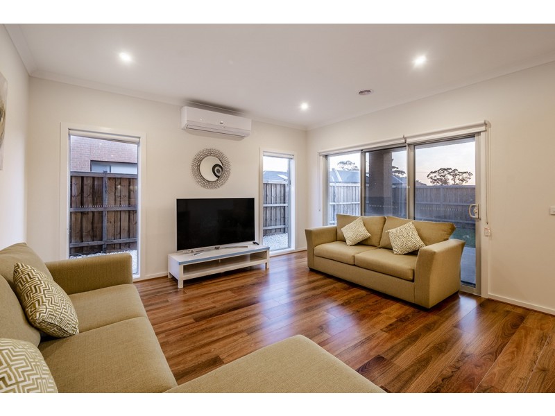 18 Craddock Drive, Clyde North VIC 3978