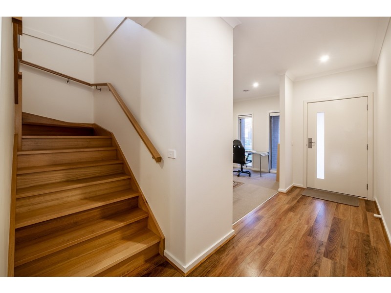 18 Craddock Drive, Clyde North VIC 3978